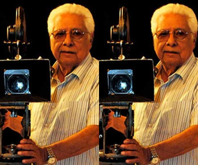 Basu Chatterjee Movies: जब भी गुदगुदाने का जी करे, दखें बासु चटर्जी की ये 8 फिल्में
